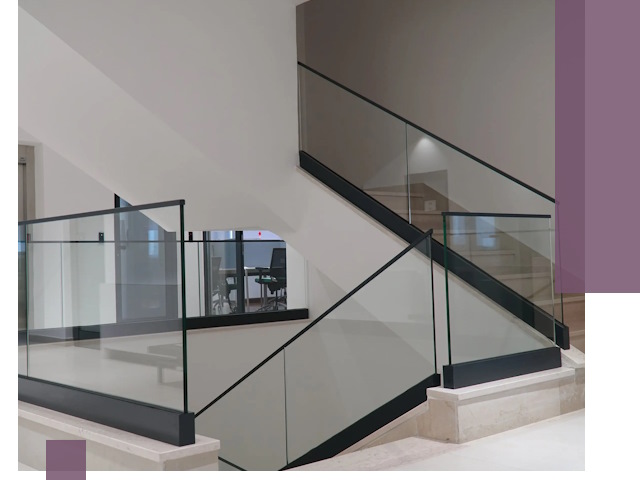 Стеклянные перила премиум-класса с установкой в Тихорецке