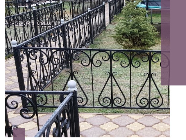 Кованые газонные ограждения под ключ в Тихорецке